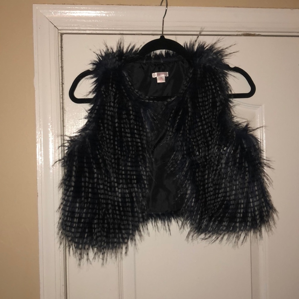 Xhilirarion girls fluffy vest l 10/12